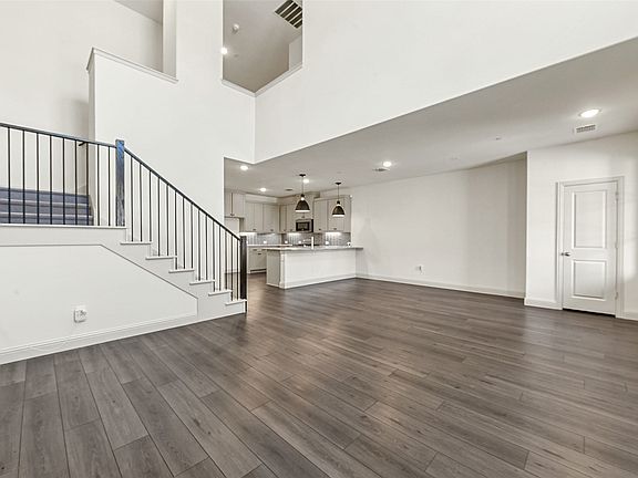 3rd image of 3701 Wellesley Ave