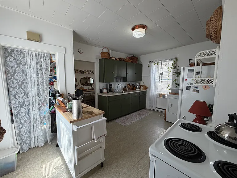 359 Charlotte St — Photo 5
