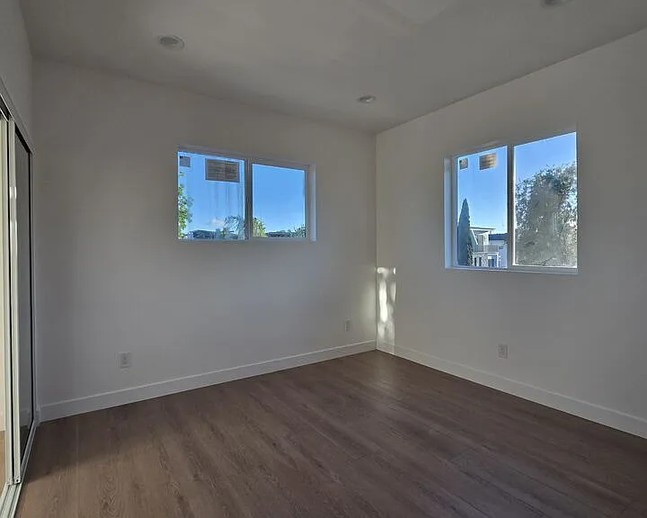 10827 1/2 Peach Grove St #1/2 — Photo 12
