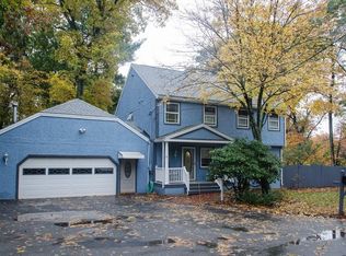 7 Oak Point Rd, Saugus, MA 01906