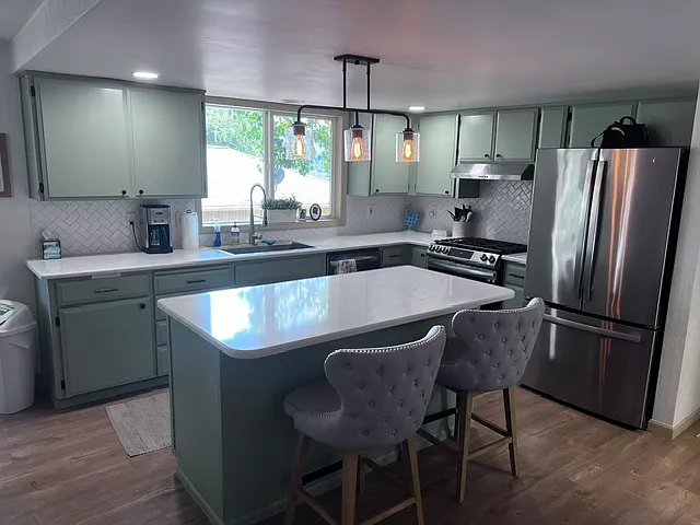 1676 Edgevale Ave — Photo 12