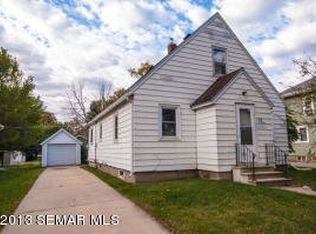 325 2nd St NE, Hayfield, MN 55940