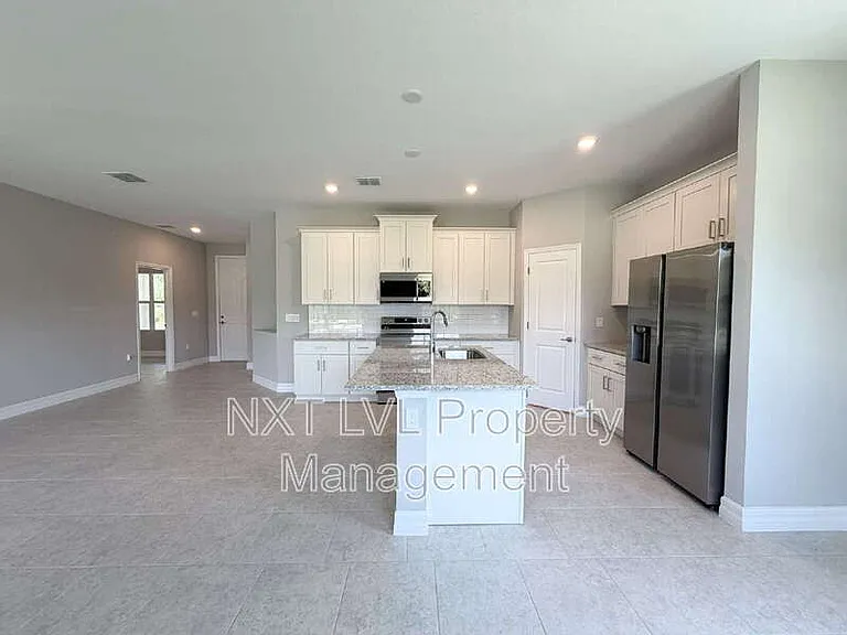 3512 50th St W — Photo 5