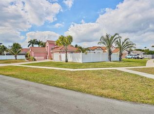 26 Dogwood Cir, Boynton Beach, FL 33436