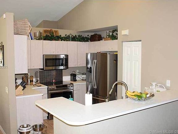 2nd image of 1557 Canary Island Dr