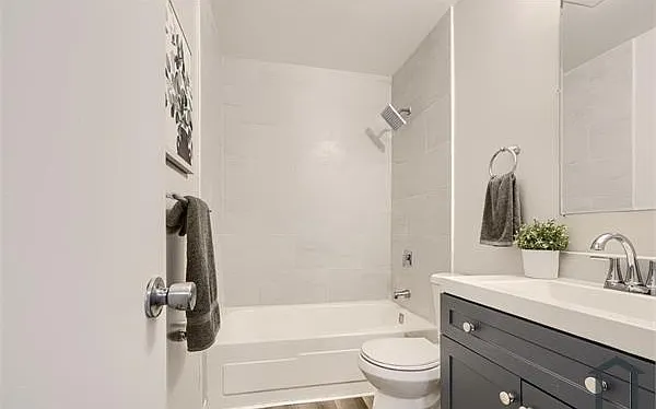8 King Richard Ct #8 — Photo 7