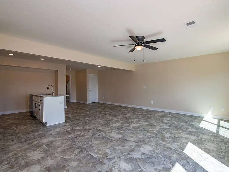203 Dixon Cir — Photo 24