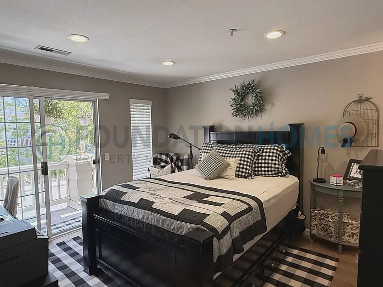 38 Bridle Path Ln — Photo 4