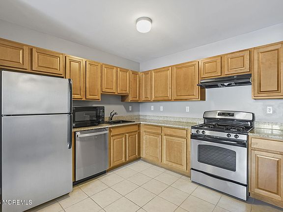 3rd image of 1228 Morning Glory Dr Unit 1228