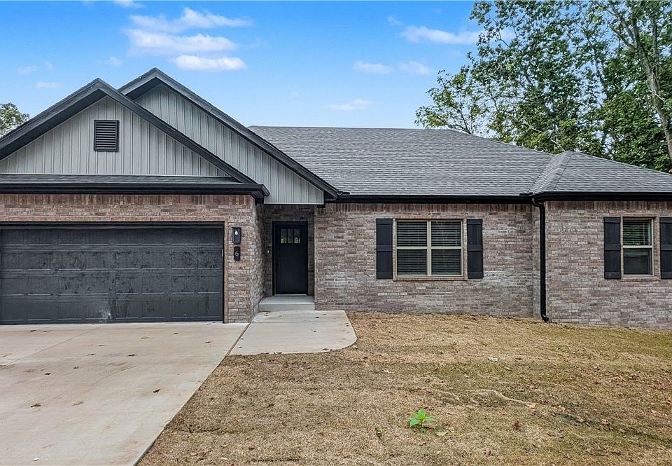 1st image of 6 Osborne Ln