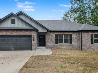 6 Osborne Ln, Bella Vista, AR 72714