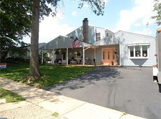 314 Blue Ridge Dr, Levittown, PA 19057