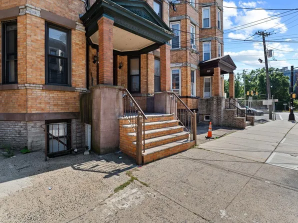 378 Baldwin Avenue image 3 of 18