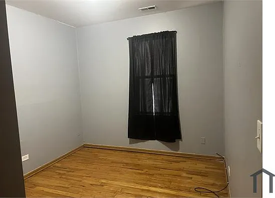 3 bed, 1500 sqft, $2,100 — Photo 4