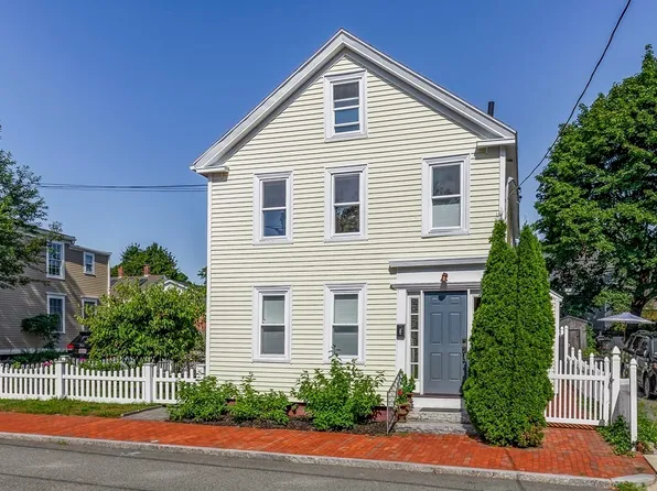 28 Dove St #2, Newburyport, MA 01950