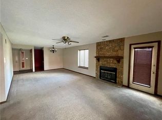 301 S Spring St APT 103, Independence, MO 64050