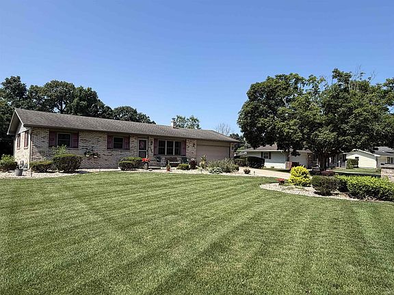 4th image of 12584 Glen Oak Ln W