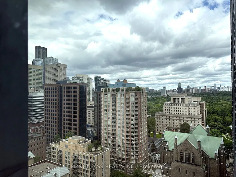 101 Charles St E #2010 — Photo 4