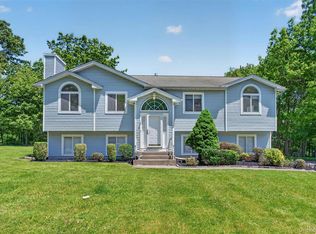 4 Sequoia Trl, Highland Mills, NY 10930