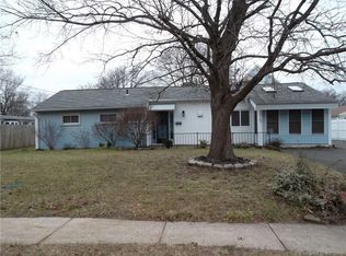 58 Greenwood Rd, Windsor Locks, CT 06096