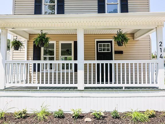 2nd image of 214 Moull St