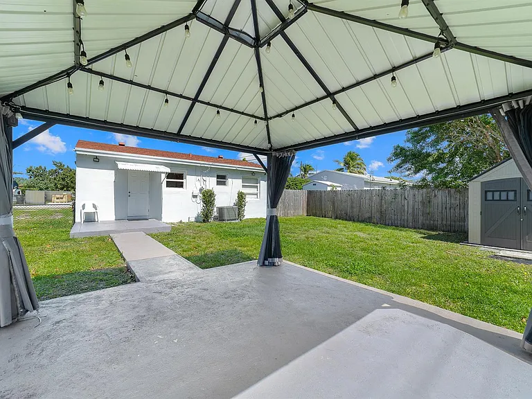 2130 Wiley Ct — Photo 16