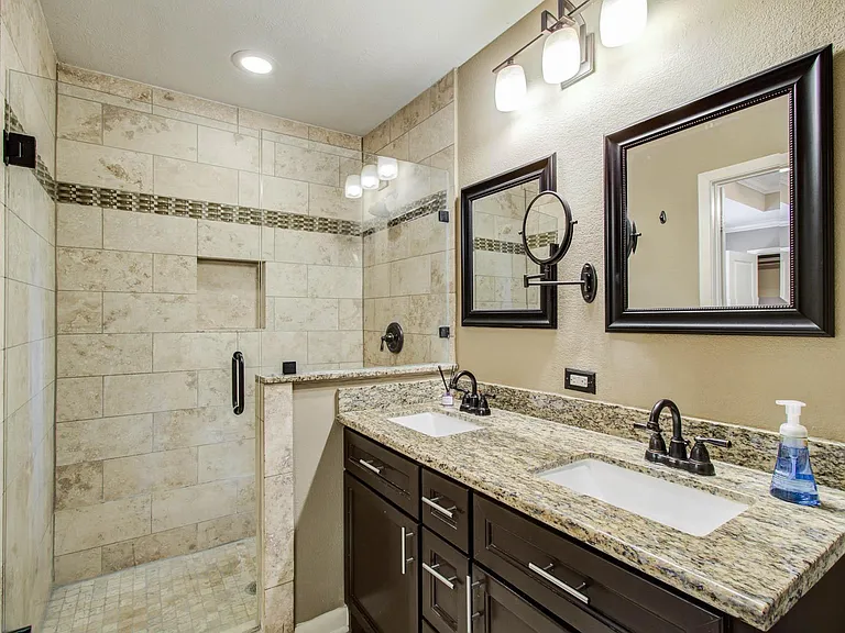 11422 Endicott Ln — Photo 18