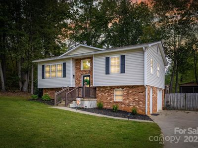 2338 Honeysuckle Pl, Lenoir, NC, 28645