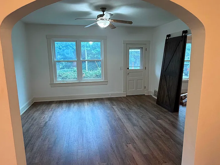 652 N Oak St — Photo 6