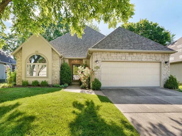 1113 S Carriage Avenue, Springfield, MO 65809