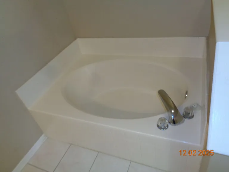 2610 Groveland Ave — Photo 25