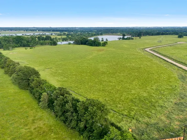 22800 County Road Crk, Paris, TX 75462