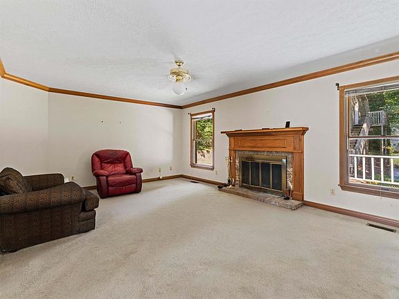 3rd image of 1835 Hacienda Ln