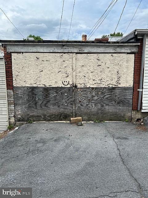 2nd image of 1972 Perkiomen Ave
