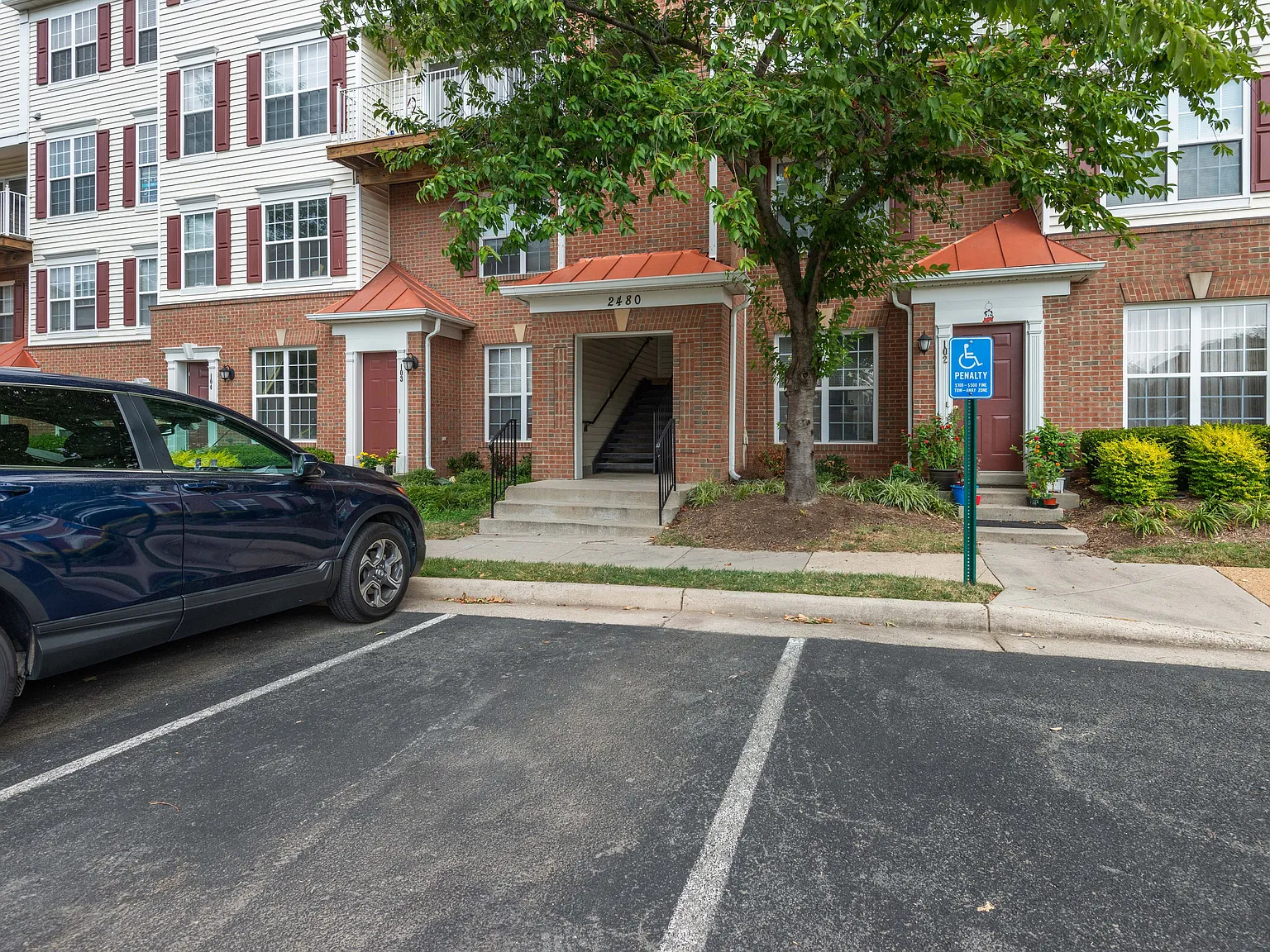 2 bed, 2.5 bath, 1509 sqft, $2,450 — Photo 2