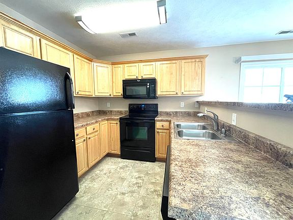 2nd image of 1004 N Radcliffe St APT B