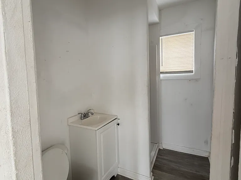 519 S Carancahua St #6 — Photo 5