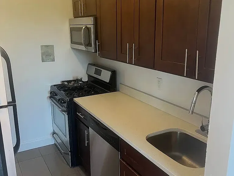 111-56 76th Dr #B5 — Photo 2