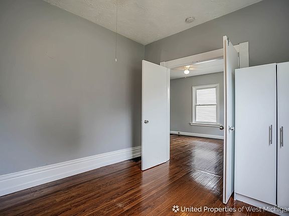 5th image of 617 Henry Ave SE