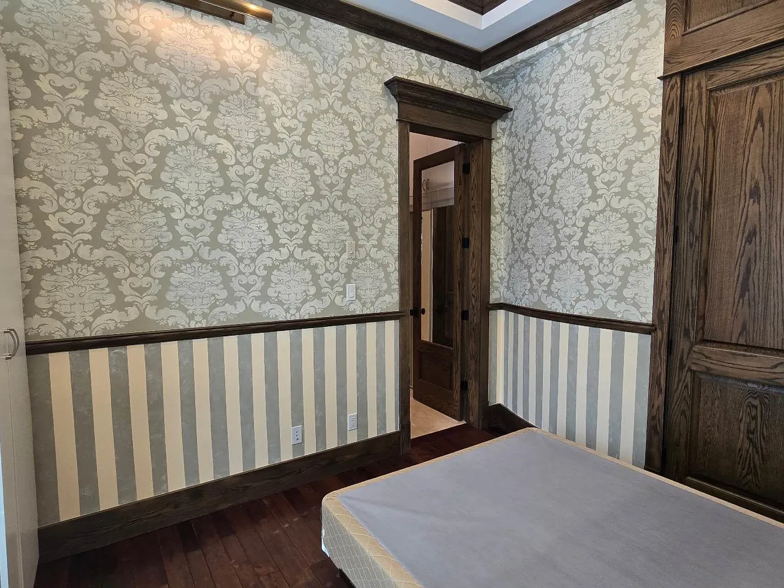 1 bed, 850 sqft, $2,400 — Photo 2