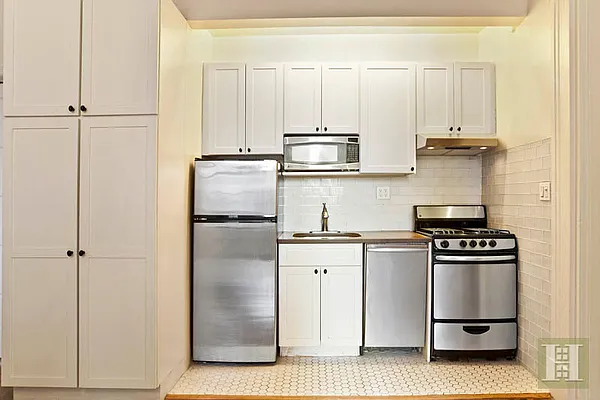 Rented by Halstead Real Estate | media 8