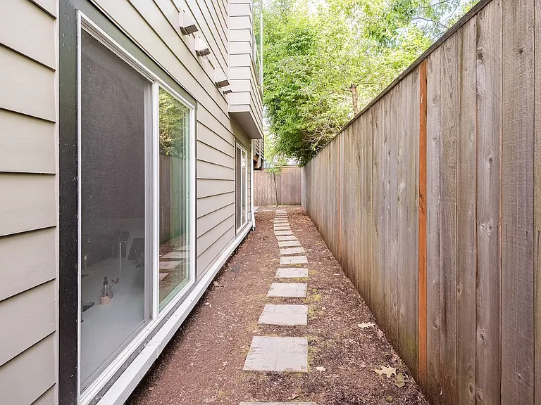 5201 NE 14th Pl #B — Photo 21