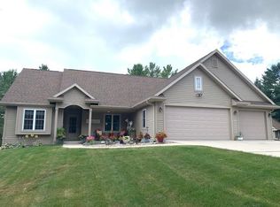 W6648 Willow Lawn Rd, Fond Du Lac, WI 54937