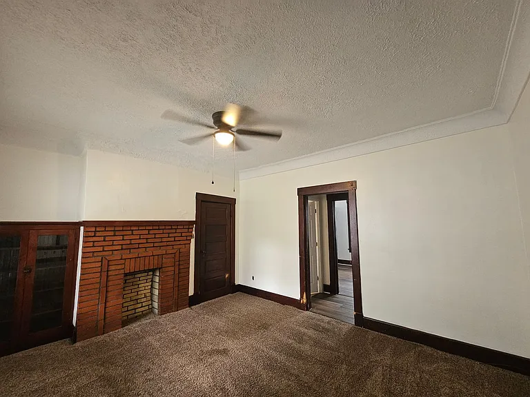 389 Gilmore St — Photo 9