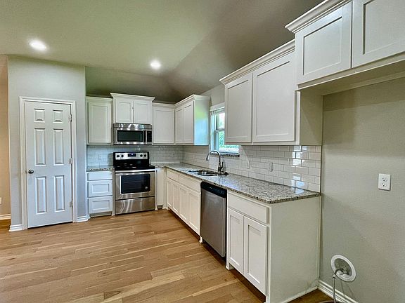5th image of 1109 Southridge Ln
