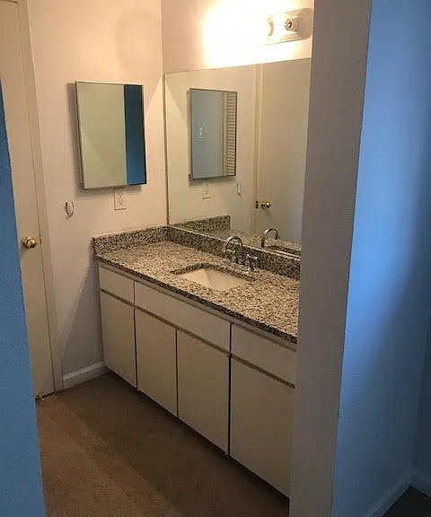 Sceptre Cir — Photo 11