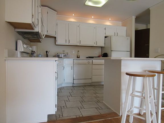5th image of 6330 Lincoln Ave Unit 5A