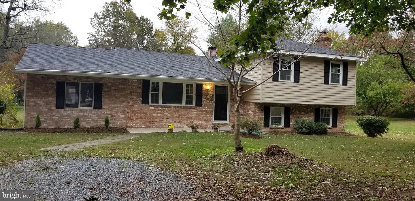 4060 Clyde Ln photo 1