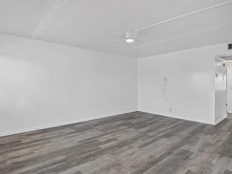 3045 Cornwall Dr #C — Photo 7