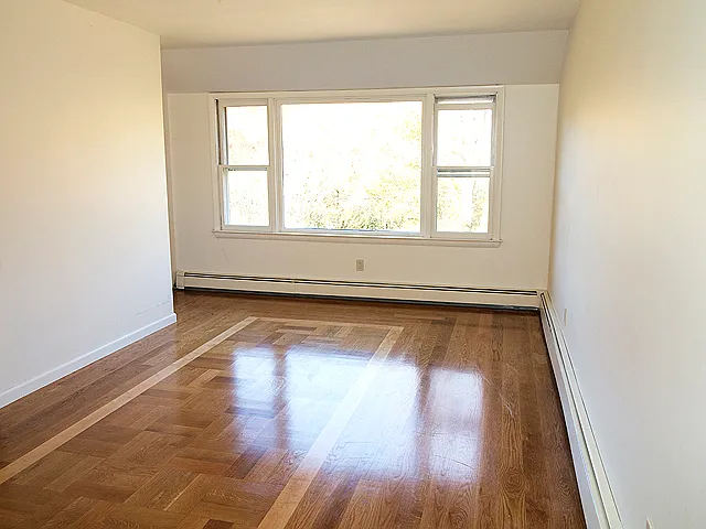 12 Hickory Ln — Photo 11